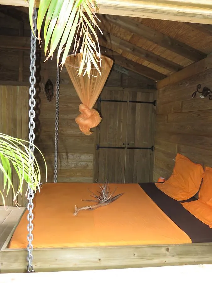 Деревянный коттедж Iguana Ecolodge Сен-Франсуа